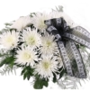 10 weiße Deko-Federchrsysanthemen mit Schleife / Trauerflor