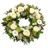 Klassischer Trauerkranz (mit Gerbera, Chrysantheme, Rosen)