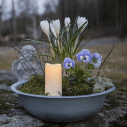 LED Kerze/Grabkerze "Serene" - flackernd - H: 10cm, D: 5cm - Timer + Sensor - bis 750h - weiß